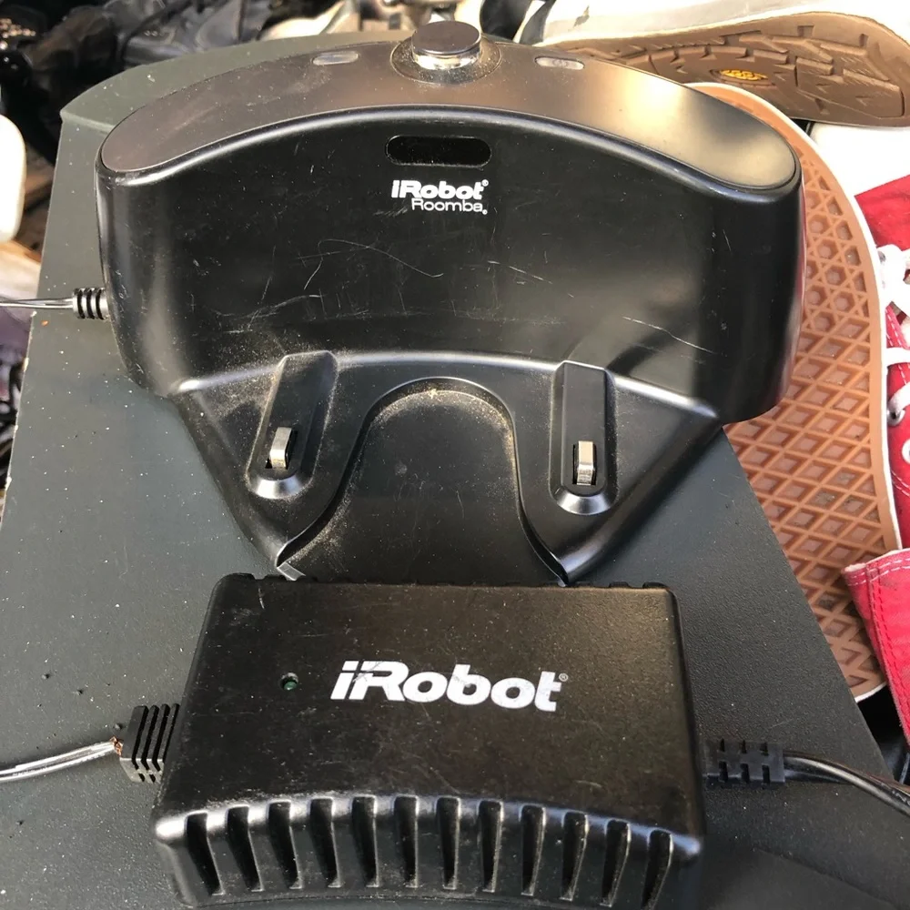 IRobot Roomba Black Charging Dock for VR Accessories